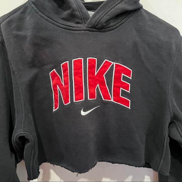 Nike cropped raw hem hoodie center swoosh size xl (fits like medium) - Picture 2 of 10